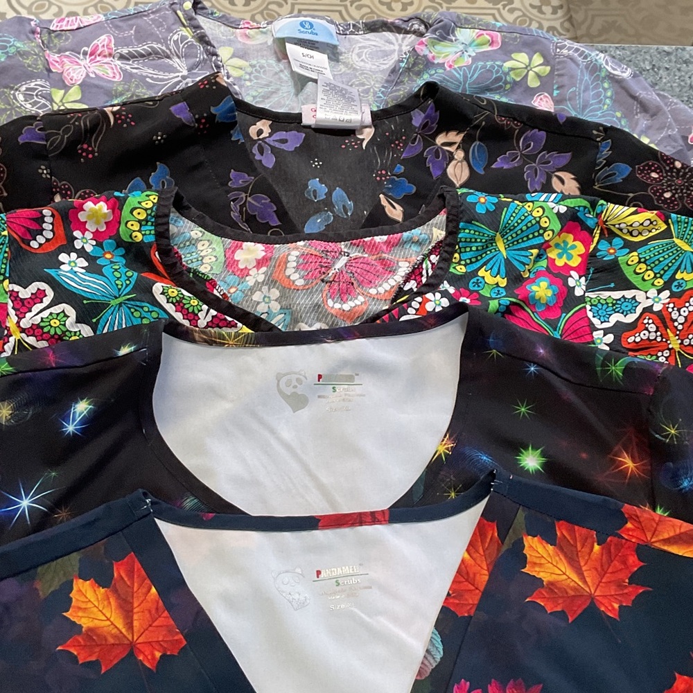 Scrub tops 5 with 2 pants size small